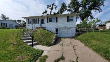 Main picture of 2225 Country Club Dr