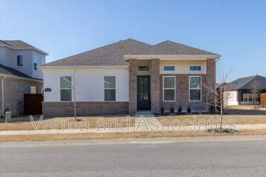 Main picture of 6300 SW Beacon St