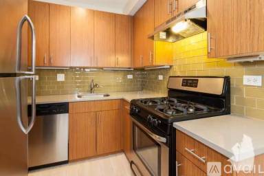 Main picture of 3709 N Wilton Ave