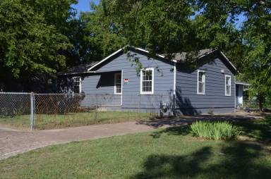 Main picture of 202 Marston Ave