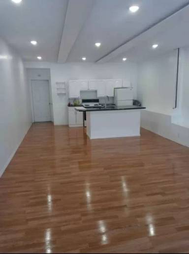 Main picture of 632 N Main St