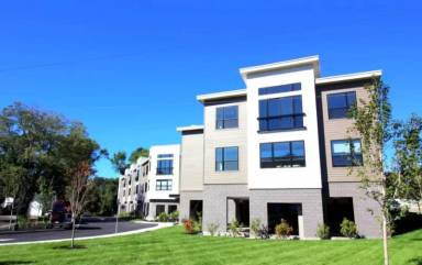 Main picture of 1 Breck Pl