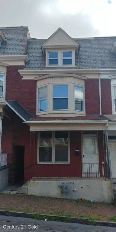 Main picture of 301 Hoskins Pl