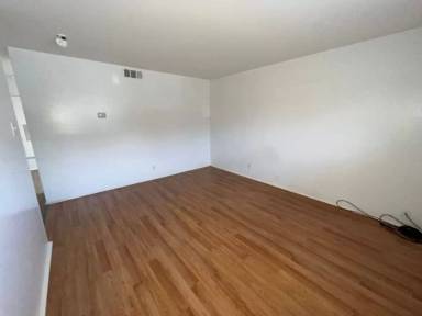 Main picture of 6042 Knoll Krest Dr