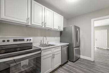 Main picture of 5107 Sunbeam Ave