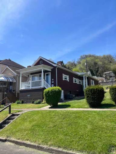 Main picture of 913 Virginia St