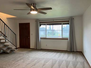 Main picture of 902 Connecticut Ave SE