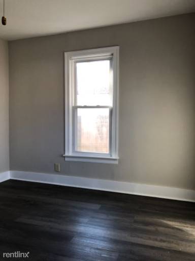 Main picture of 209 E Jackson St