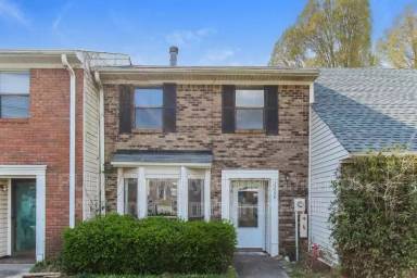 Main picture of 2258 Cheshire Dr