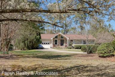 Main picture of 4090 Essex Pl