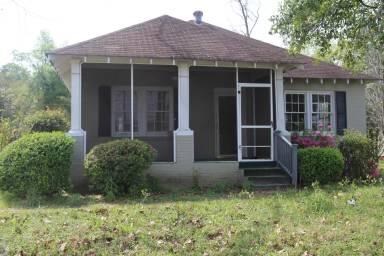 Main picture of 620 11th Ave