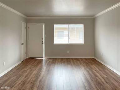 Main picture of 2206 Hazard St