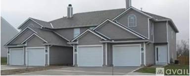 Main picture of 207 W Nicholas Dr