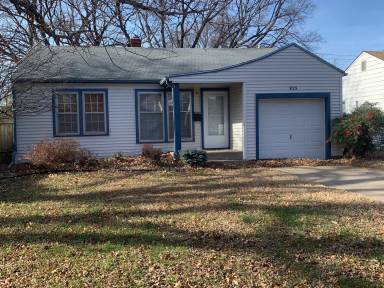 Main picture of 901 S Vassar St