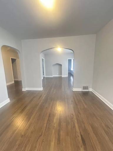 Main picture of 1852 W 58th St