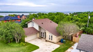 Main picture of 404 Hillside Dr
