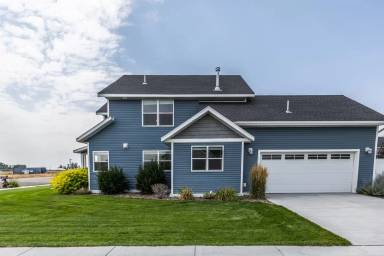 Main picture of 240 W 5th S