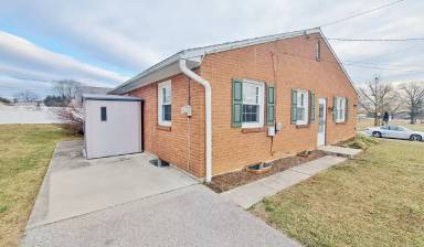 Main picture of 400 Moul Ave