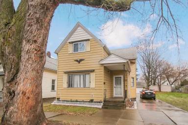 Main picture of 3723 E 52nd St