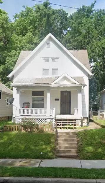 Main picture of 218 N Elmwood Ave