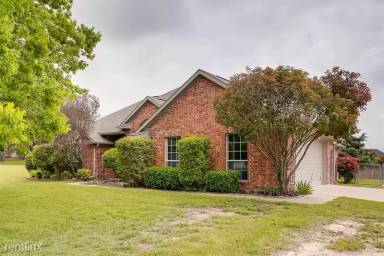 Main picture of 3620 Leigh Erin St