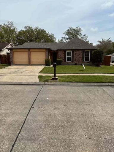 Main picture of 861 Fairfax Dr