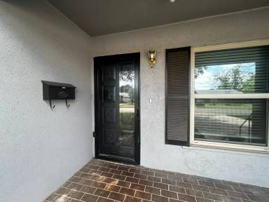 Main picture of 902 S Jefferson Dr