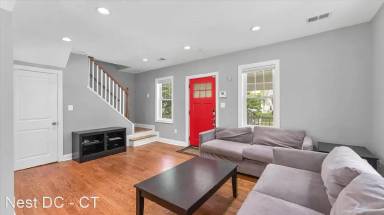 Main picture of 2604 17th St NE