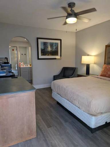 Main picture of 6633 W Montgomery Rd