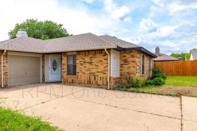 Main picture of 33 Crockett Ct