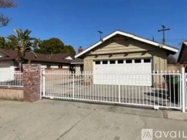 Main picture of 7916 Oakdale Ave