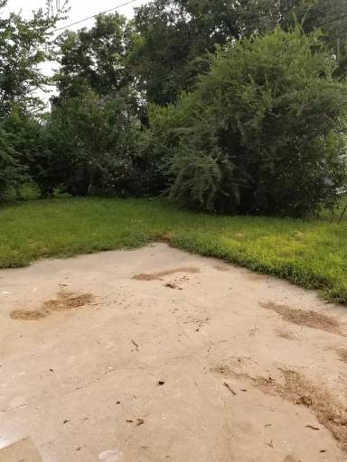 Main picture of 2213 S Dewey Ave