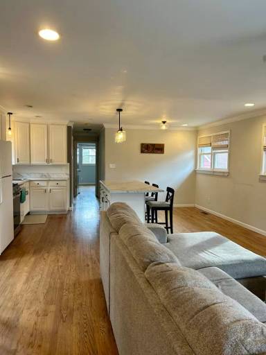 Main picture of 1520 Bredell Ave