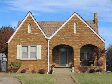 Main picture of 2747 E 14th Pl