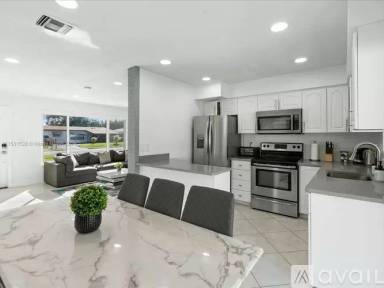 Main picture of 6341 Simms St