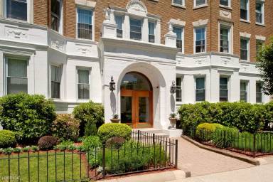 Main picture of 121 Park Dr