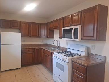 Main picture of 918 E 5th St