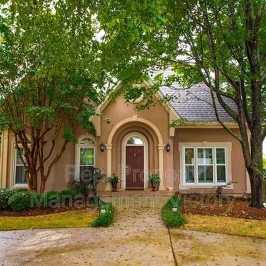 Main picture of 1120 Shades Crest Rd