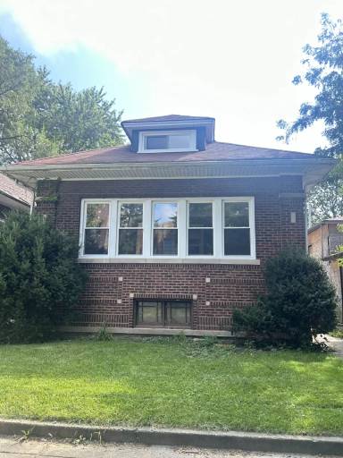 Main picture of 7923 S Manistee Ave
