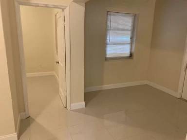 Main picture of 482 NE 162nd St