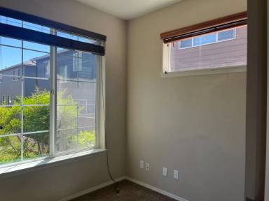 Main picture of 473 NE 61st Pl