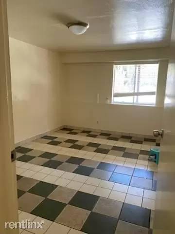 Main picture of 531 Athens St