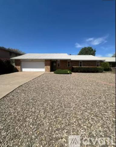 Main picture of 2112 Castle Ct