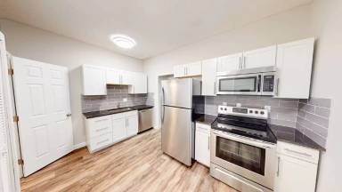 Main picture of 2437 Indianola Ave