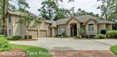 Main picture of 7 Royal Crest Dr