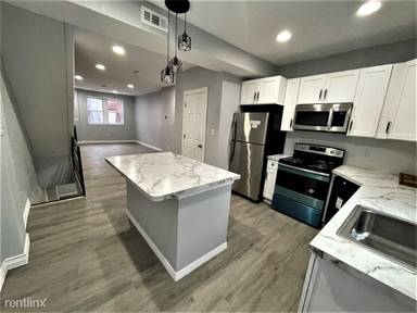 Main picture of 2311 Greenwich St
