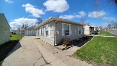 Main picture of 1117 32nd St NE