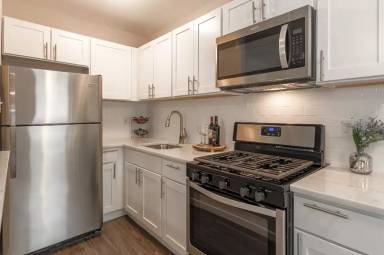 Main picture of Grand Court Apartments