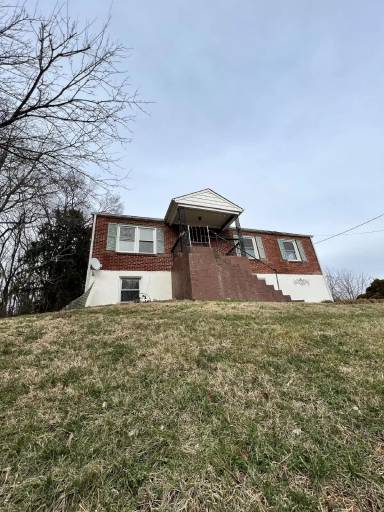 Main picture of 340 E Virginia Ave