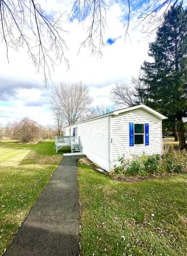 Main picture of 90 Yankee Folly Rd
